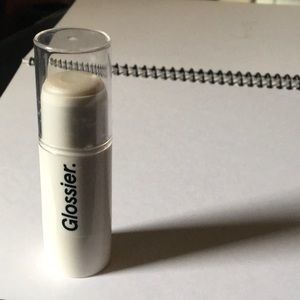 Glossier Dew Highlighter in Moonstone